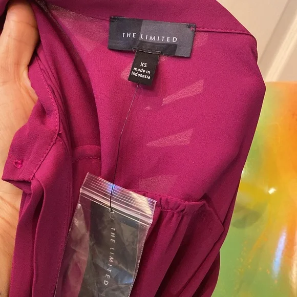 THE LIMITED Magenta Relaxed Long Sleeve Blouse NWT - Picture 14 of 14